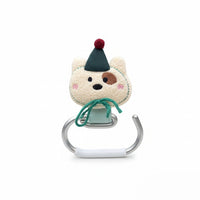 ペットカートでお散歩中のおしゃれなアニマル荷物フック。ふわふわのクマと犬のぬいぐるみ付きバギーフック