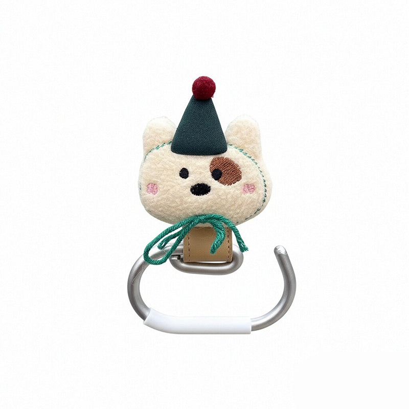 ペットカートでお散歩中のおしゃれなアニマル荷物フック。ふわふわのクマと犬のぬいぐるみ付きバギーフック