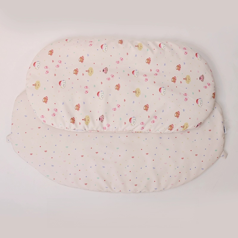 ペットカート用ベースとあごのせクッションのセット商品。ピンクのドッグと花柄を組み合わせたデザインで、愛犬に最高の快適さと可愛い空間を提供。