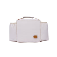 撥水ポリエステル素材を使用したアイボリーのマルチ収納バッグ。中央の可愛いワンポイント刺繍と、整理整頓しやすい左右対称のポケット配置が特徴。