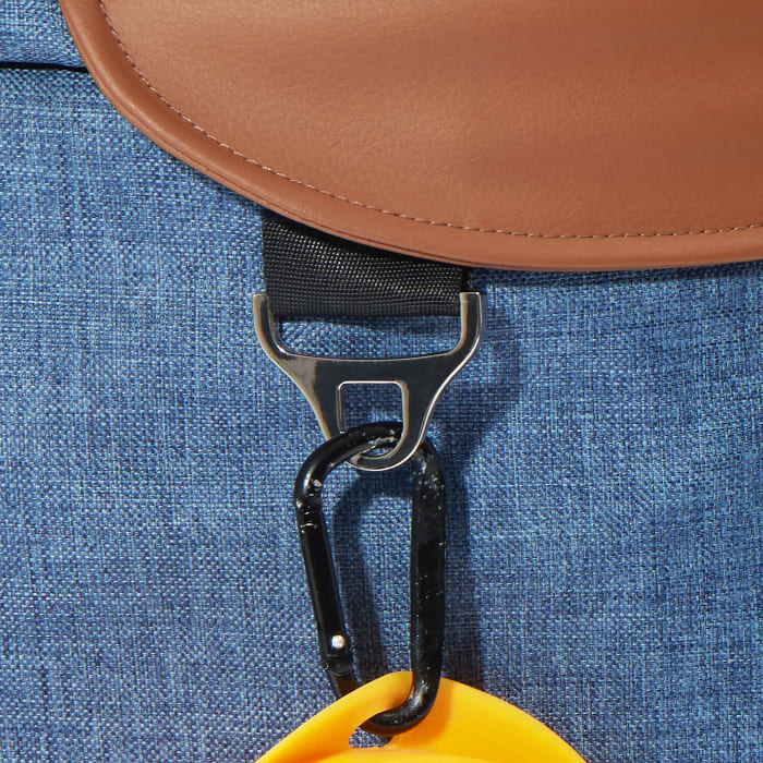 PETTENA 分離型ペットカートMILOUの収納金具の写真