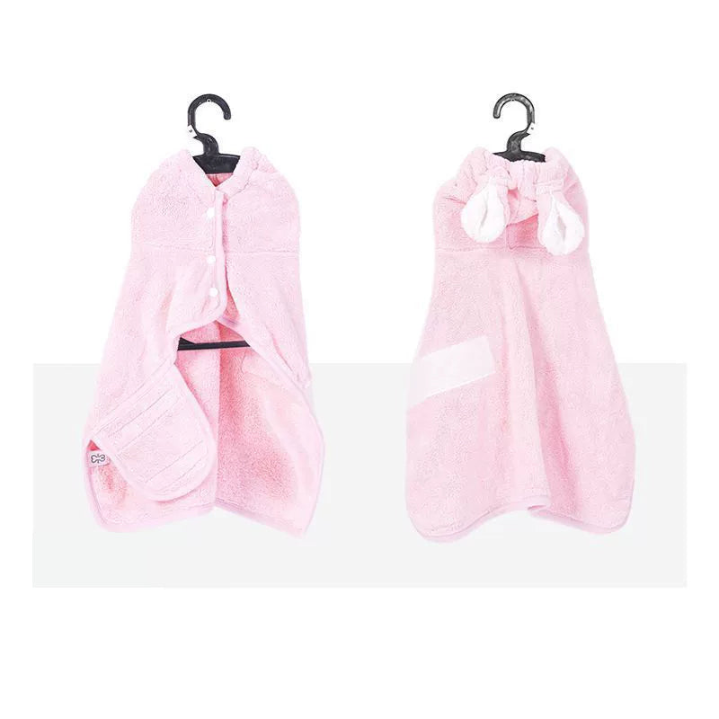 愛らしいピンク色が特徴の吸水ウェア。お風呂上がりを可愛く演出するデザインで、女の子のワンちゃんや猫ちゃんに最適。