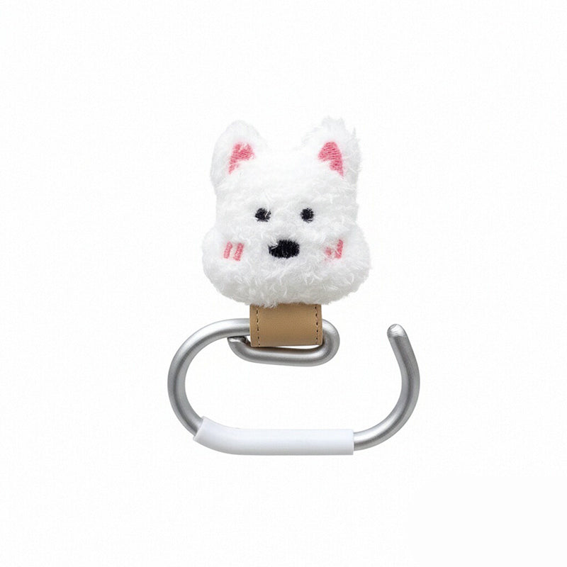 ペットカートでお散歩中のおしゃれなアニマル荷物フック。ふわふわのクマと犬のぬいぐるみ付きバギーフック