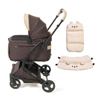 PETTENA MILOU Small saiz 電車移動中も愛犬がリラックスできる、くまクッション付きのここあもか色ペットカート。専用電車カバーで顔出しNGルールをクリアしつつ、厚みのあるカーキ色くまクッションで衝撃を吸収。長時間の外出でも負担が少ない、優しさに満ちた設計。ココアモカ