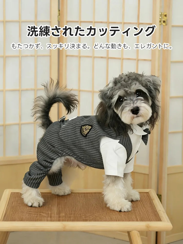 洗練されたカッティングが特徴のタキシードシャツ紳士スタイル。グレーのストライプ柄が体のラインにフィットし、横から見ても美しいシルエットを実現した犬用フォーマル。